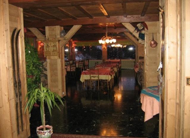 מיז'ו Hotel De La Couronne מראה חיצוני תמונה